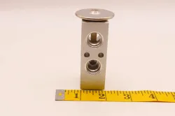 New Holland VALVE, HYDRAULIC Part #82000932