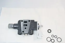 Kubota DOUBLE ACTING VALVE SECTION Part #B7304