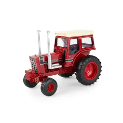 1:32 International Harvester 1568 with cab Part #ZFN44502