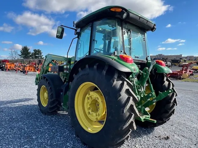 John Deere 5090M