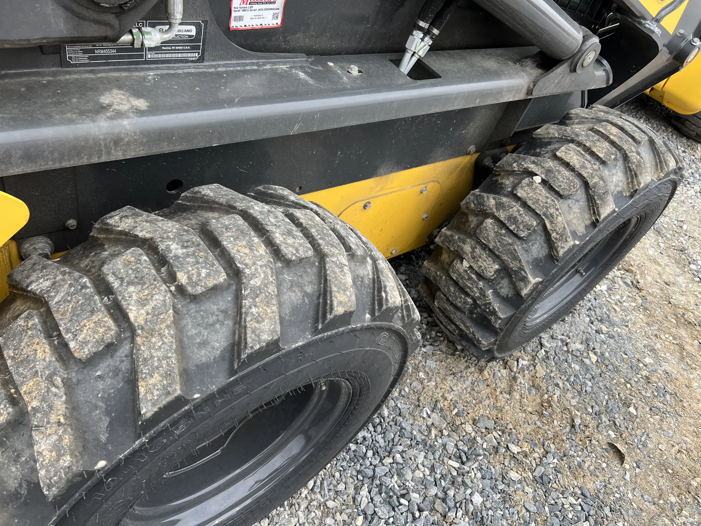 New Holland L320