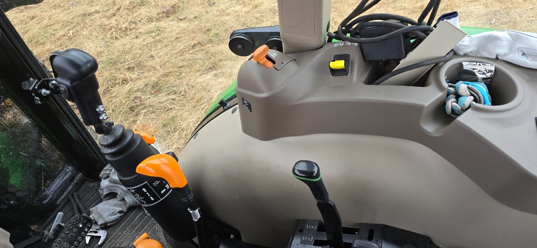 John Deere 5060E