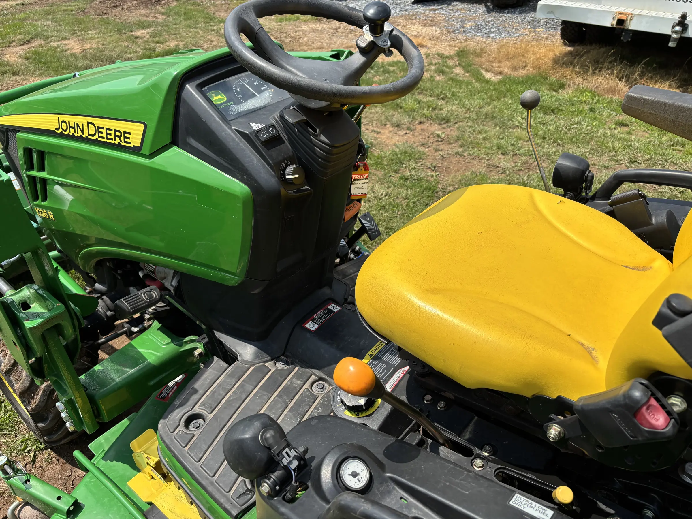 John Deere 1026R