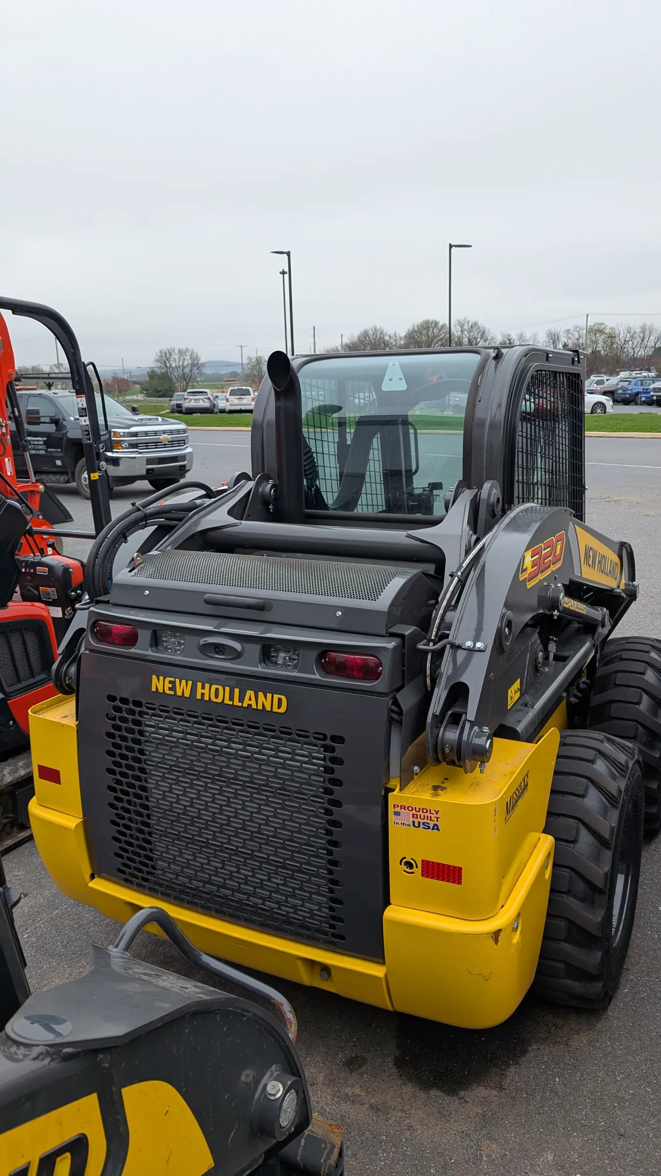 New Holland L320