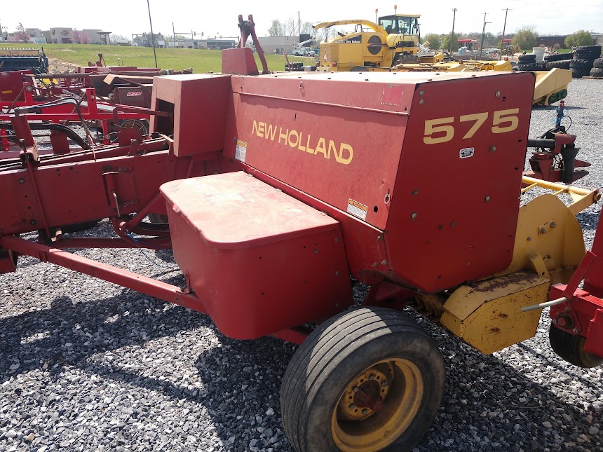 New Holland 575