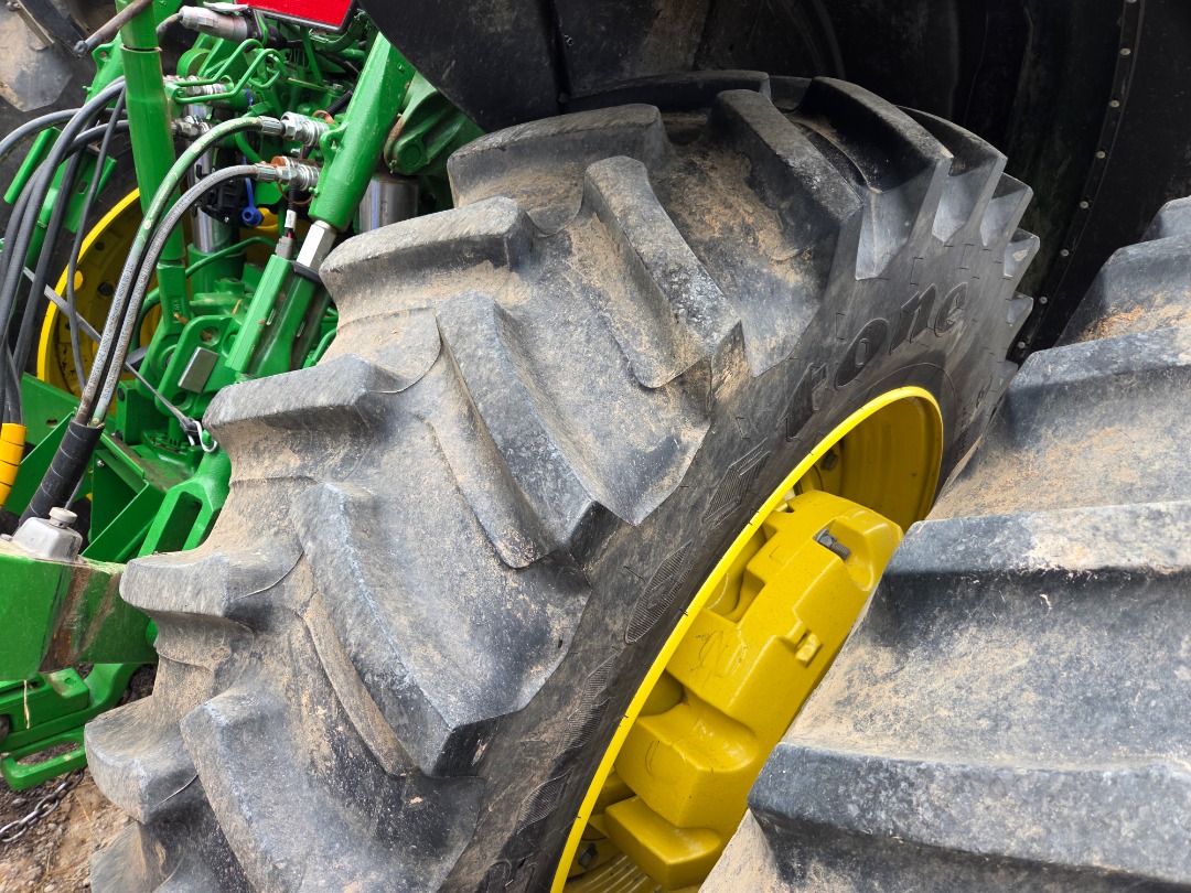 John Deere 6175M