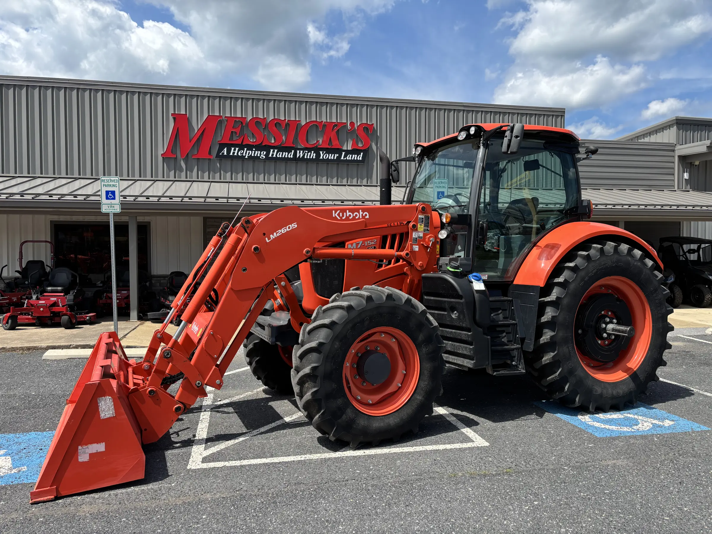 Kubota M7-152K