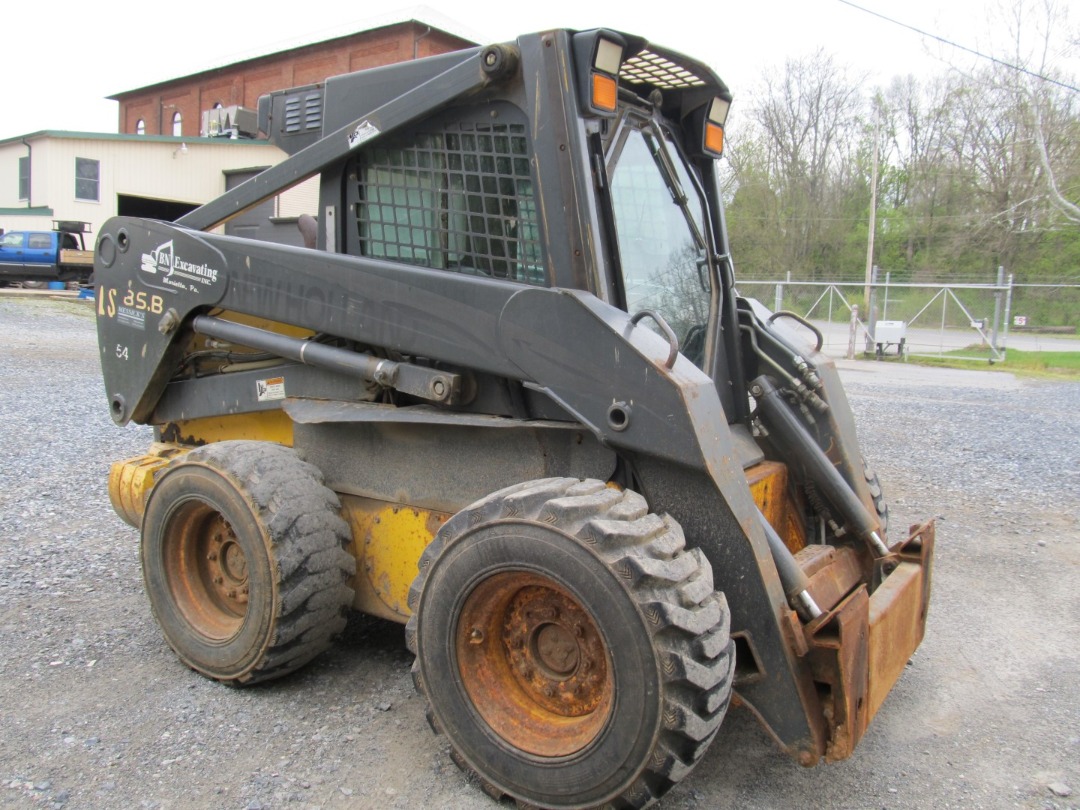 Used New Holland LS185.B