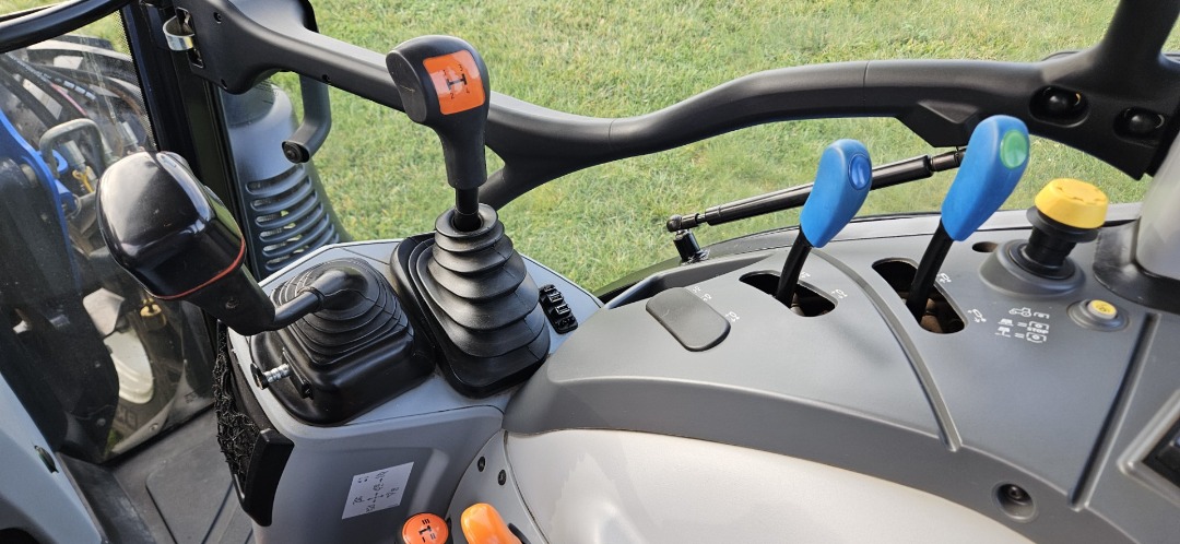 New Holland POWERSTAR 110 PS CAB