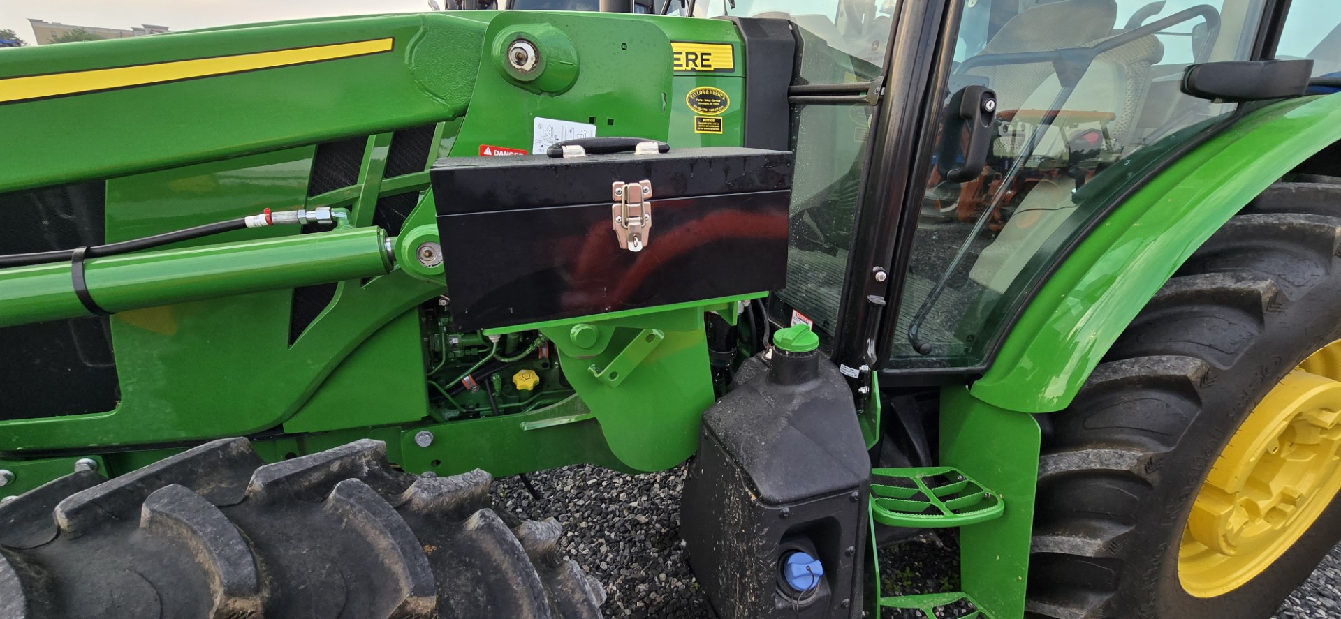 John Deere 5090E