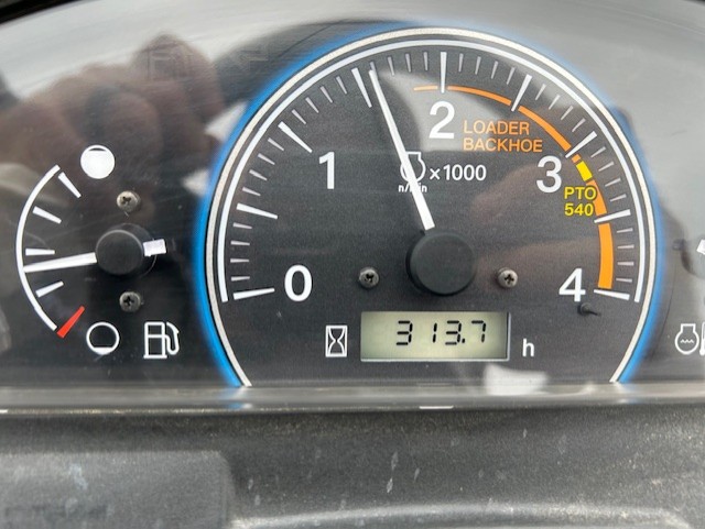 Kubota BX2380R14V60-1