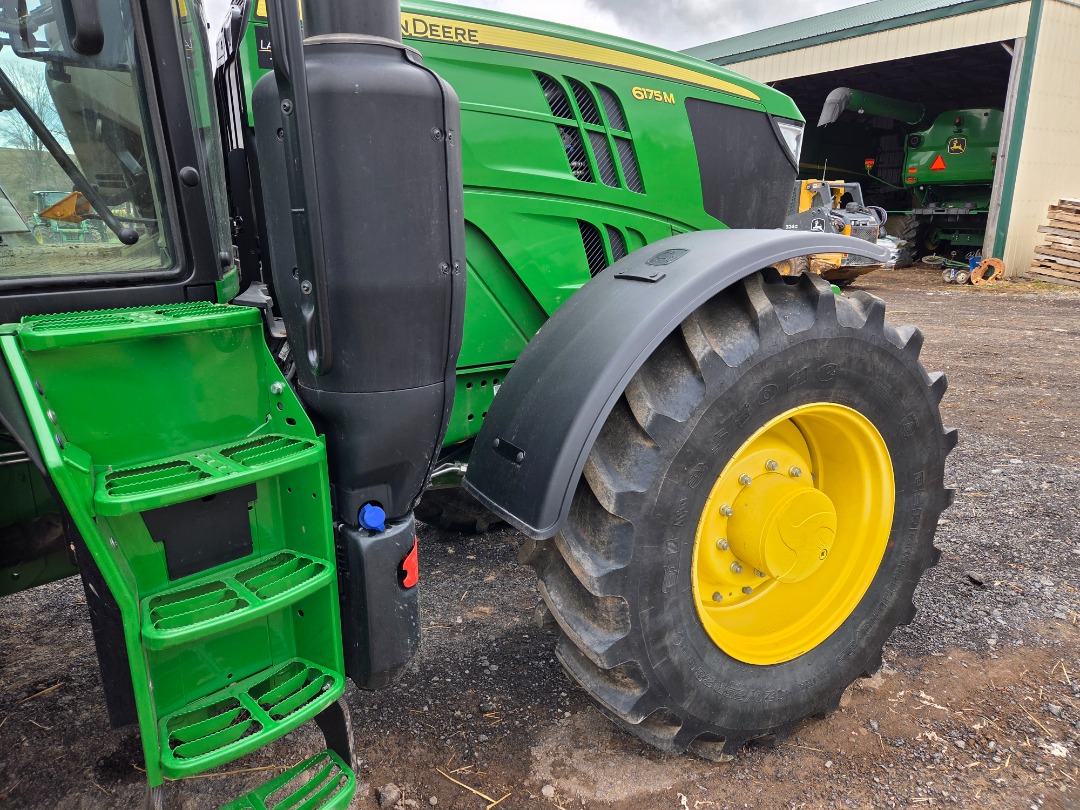 John Deere 6175M