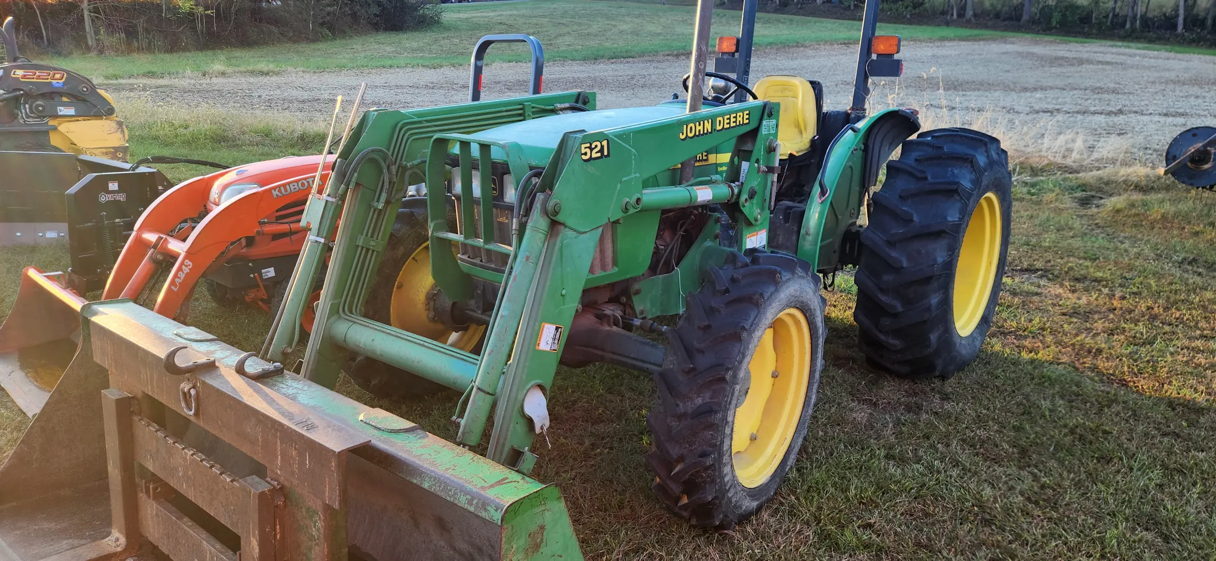 John Deere 5105