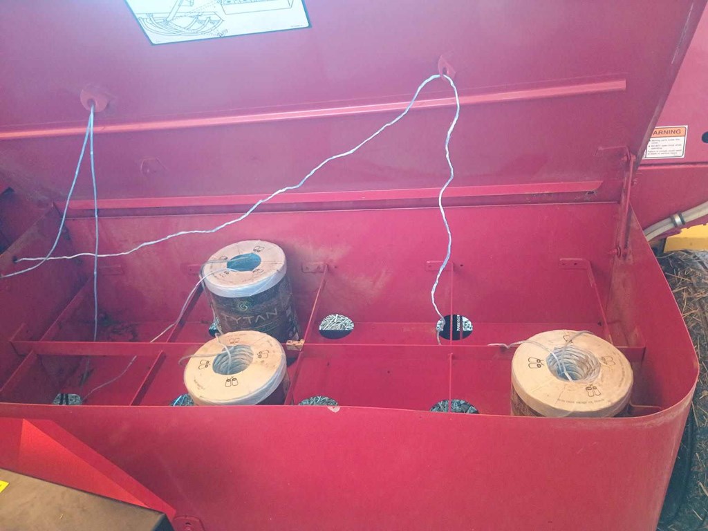 New Holland BC5070 HAYLINER