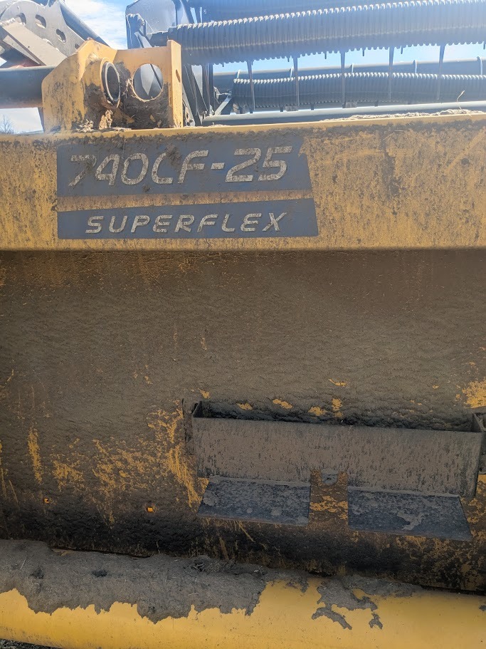 New Holland CR9040