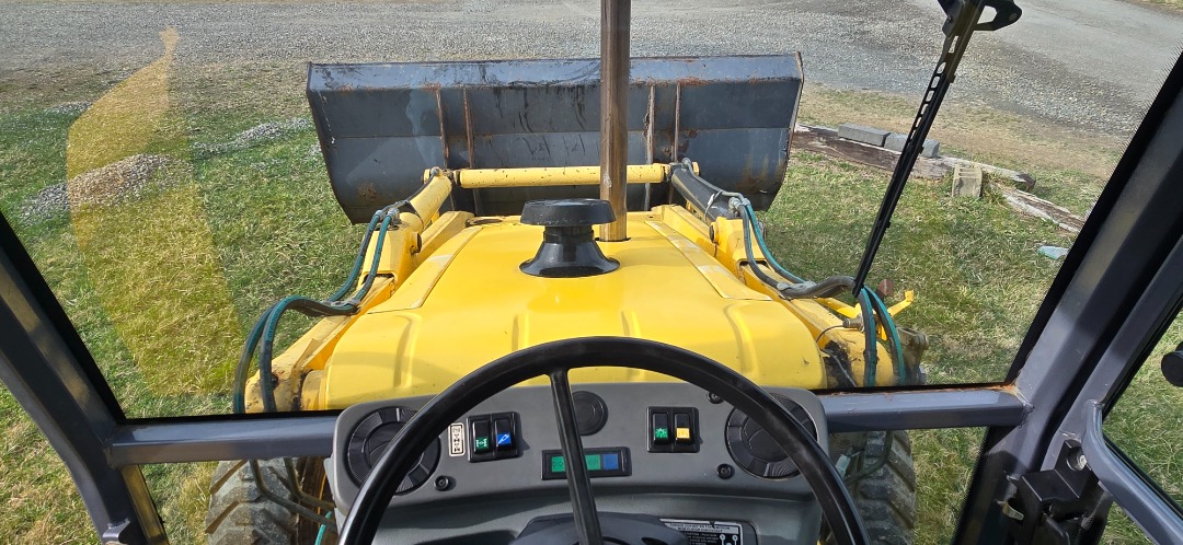 New Holland 675E