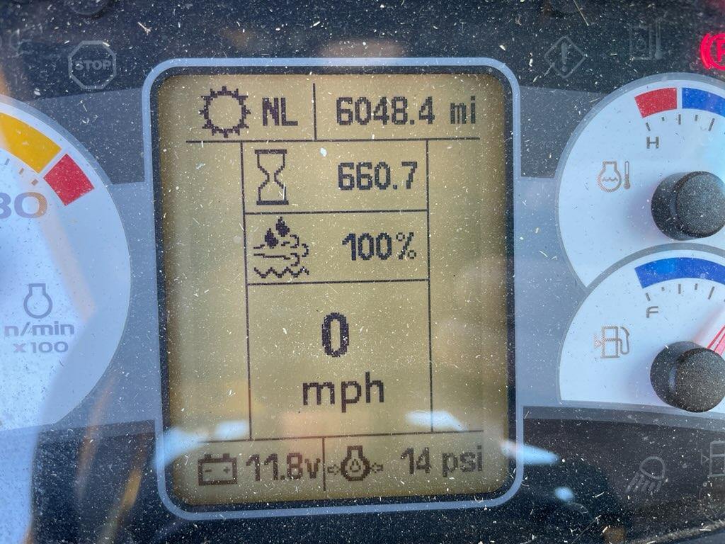 New Holland STACKCRUISER 102