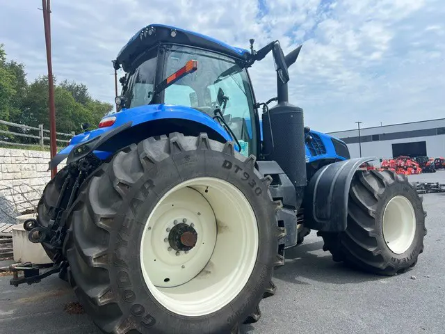 New Holland T8.435 PLMI AC