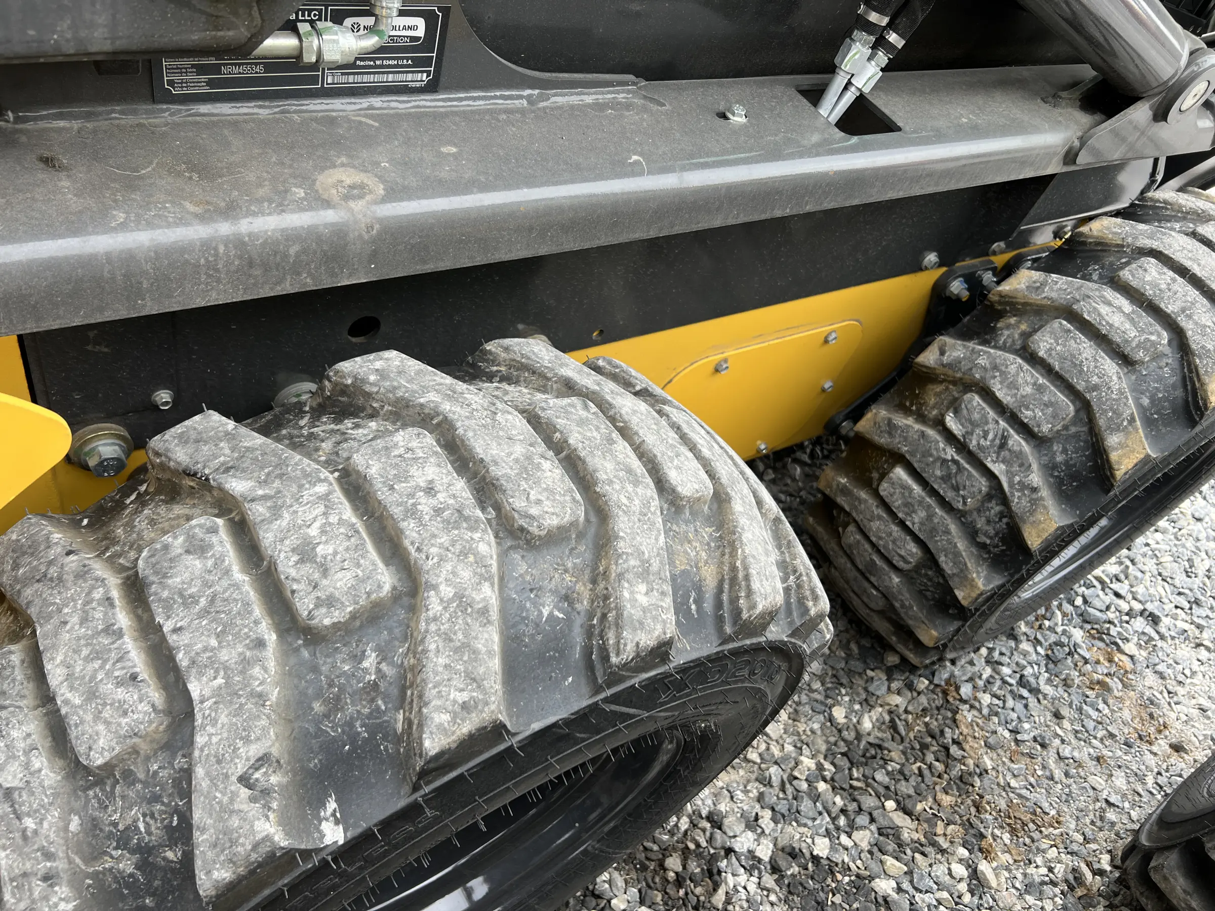 New Holland L320