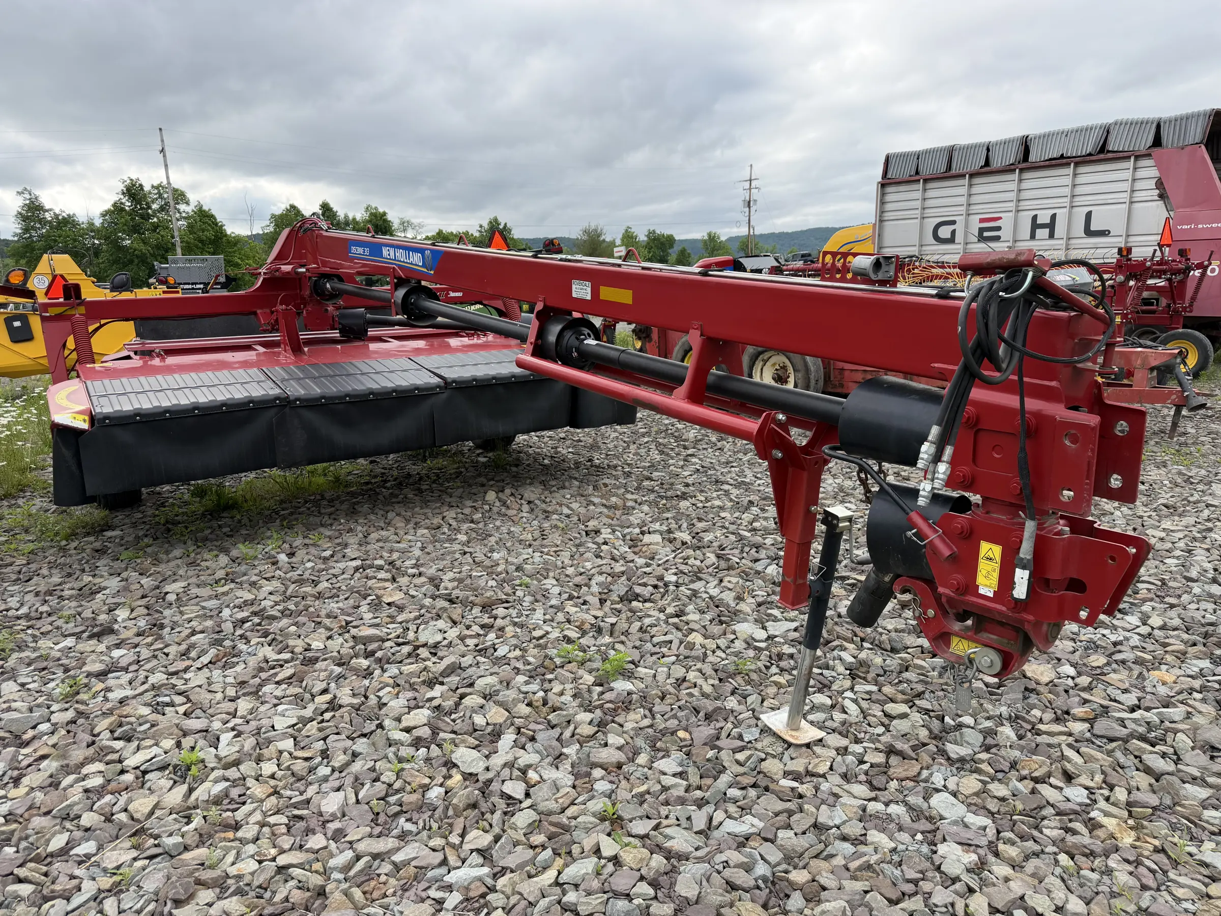 New Holland DB313F