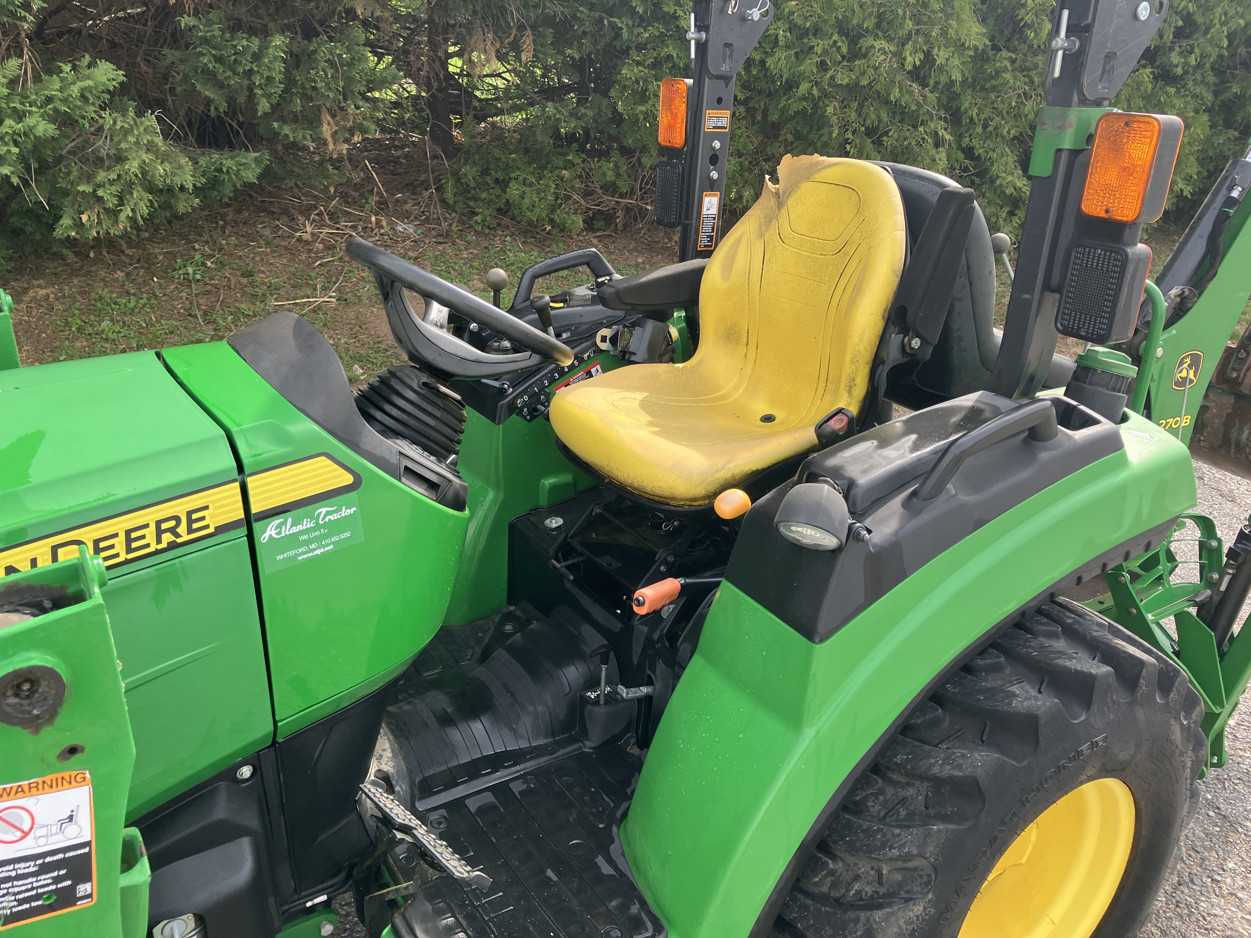 John Deere 2038R
