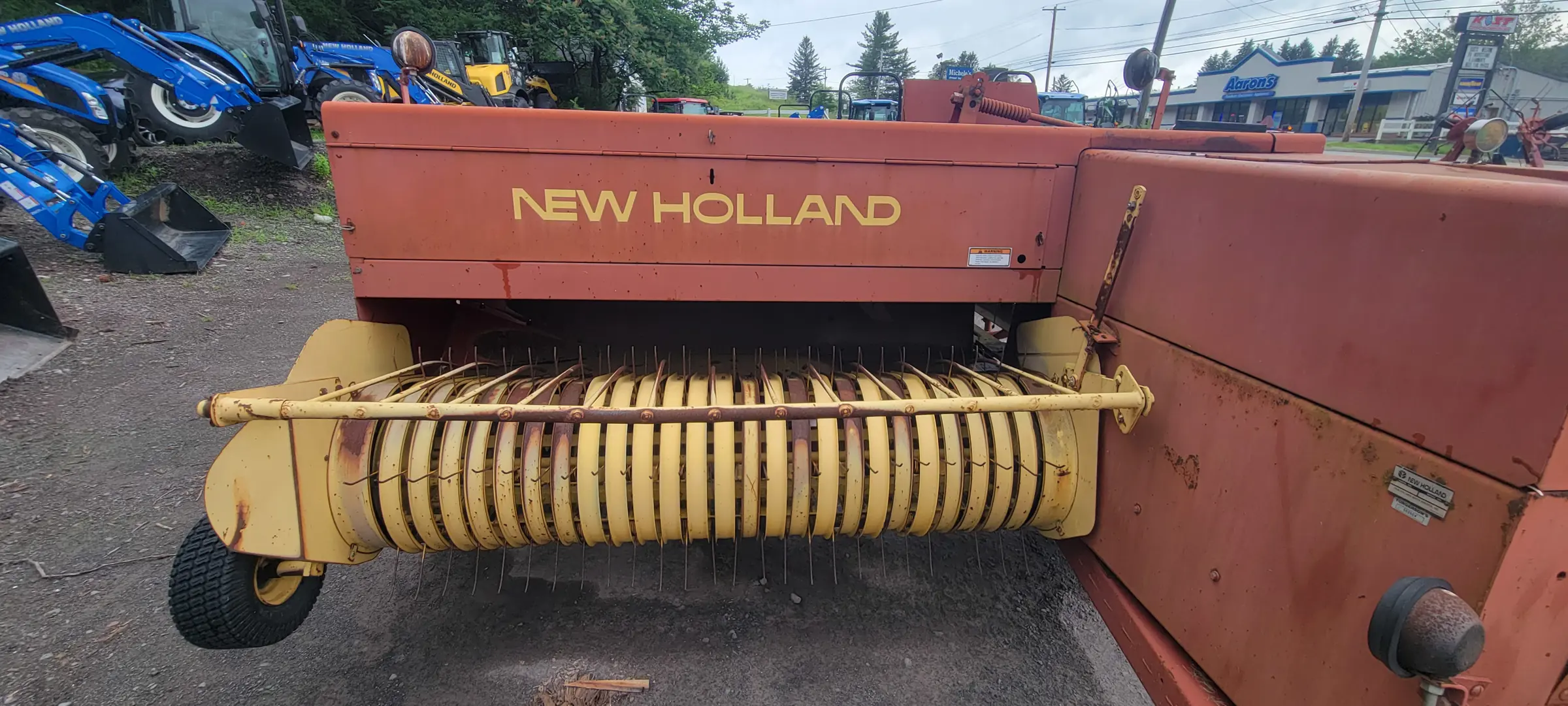 New Holland 580