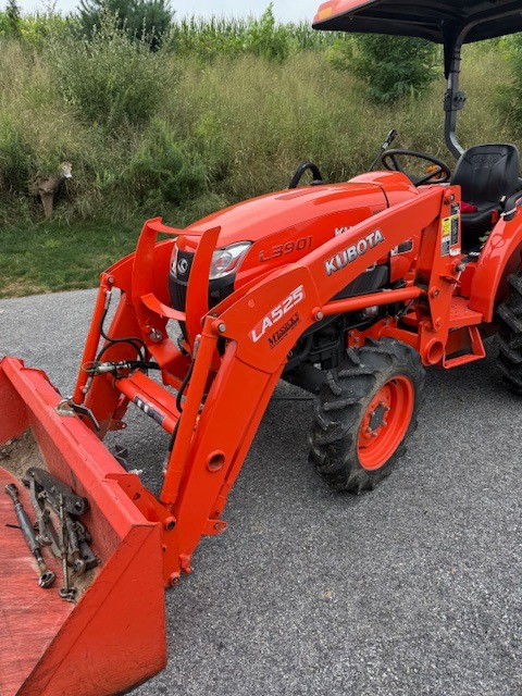 Kubota L3901HST