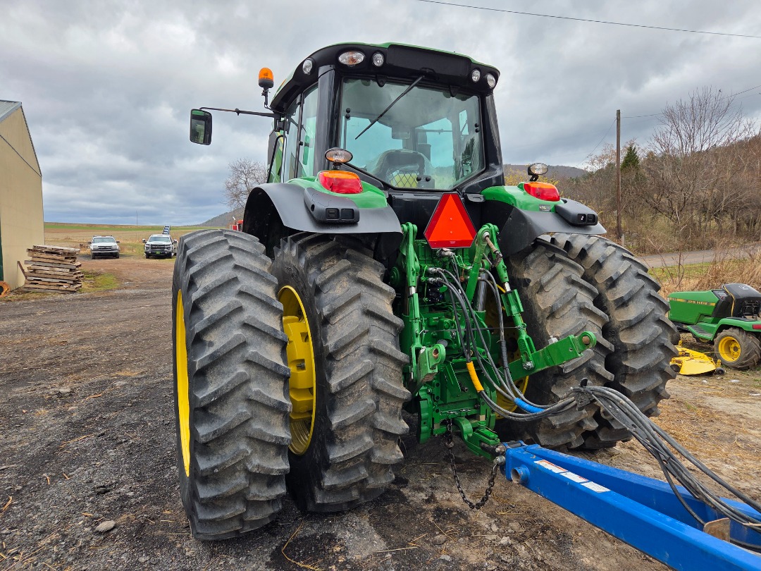 John Deere 6175M