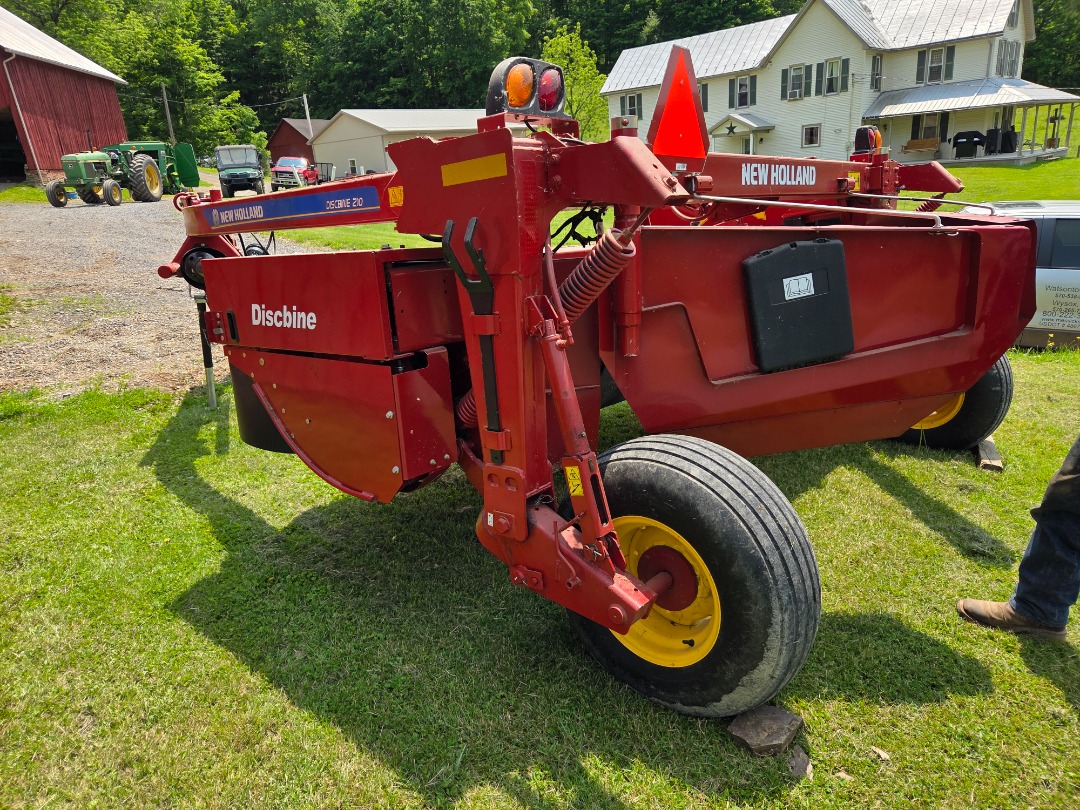 New Holland 210R