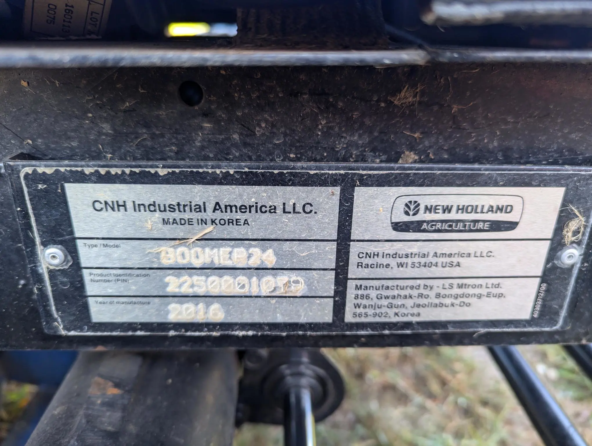 New Holland Boomer 24