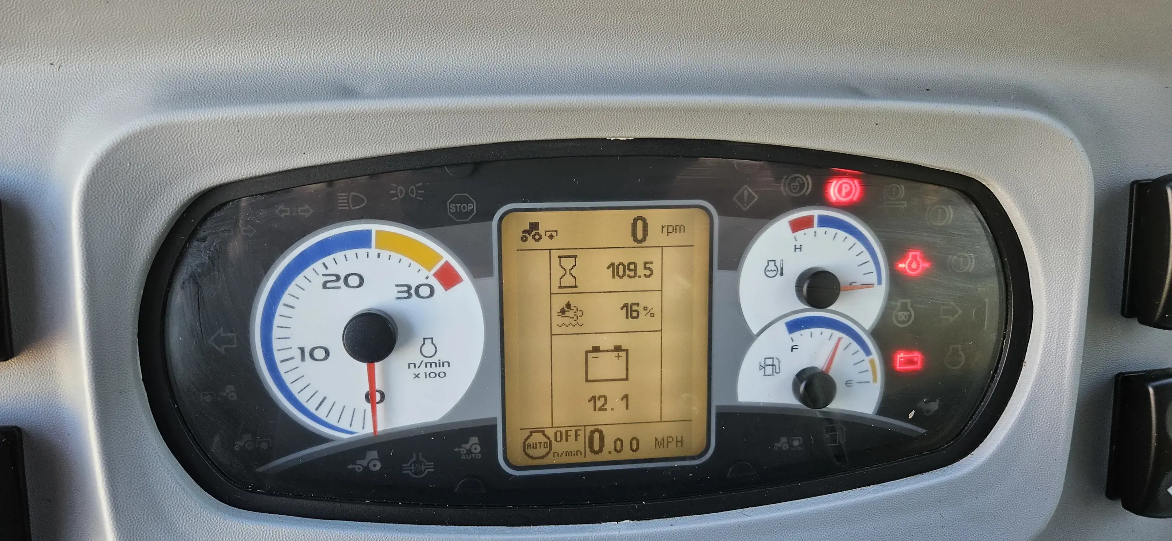 New Holland WORKMASTER 120 Tier4