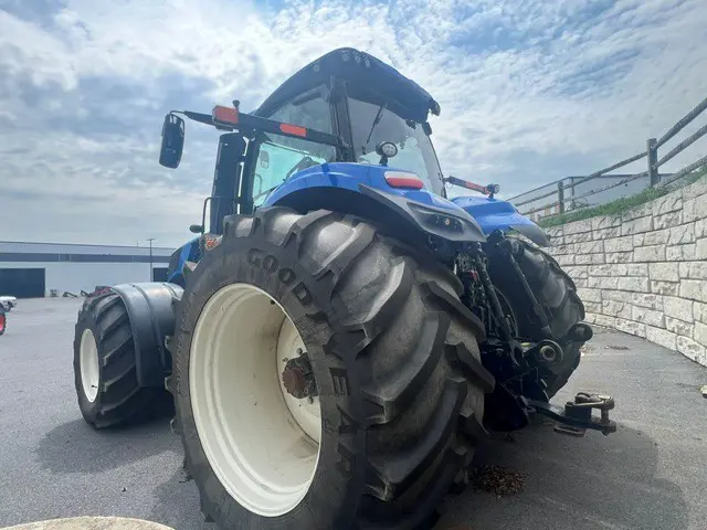 New Holland T8.435 PLMI AC