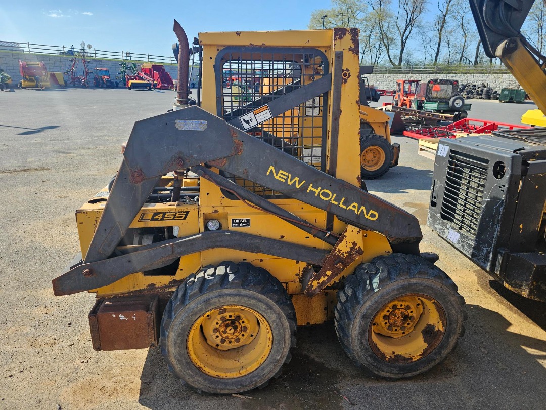 New Holland L455