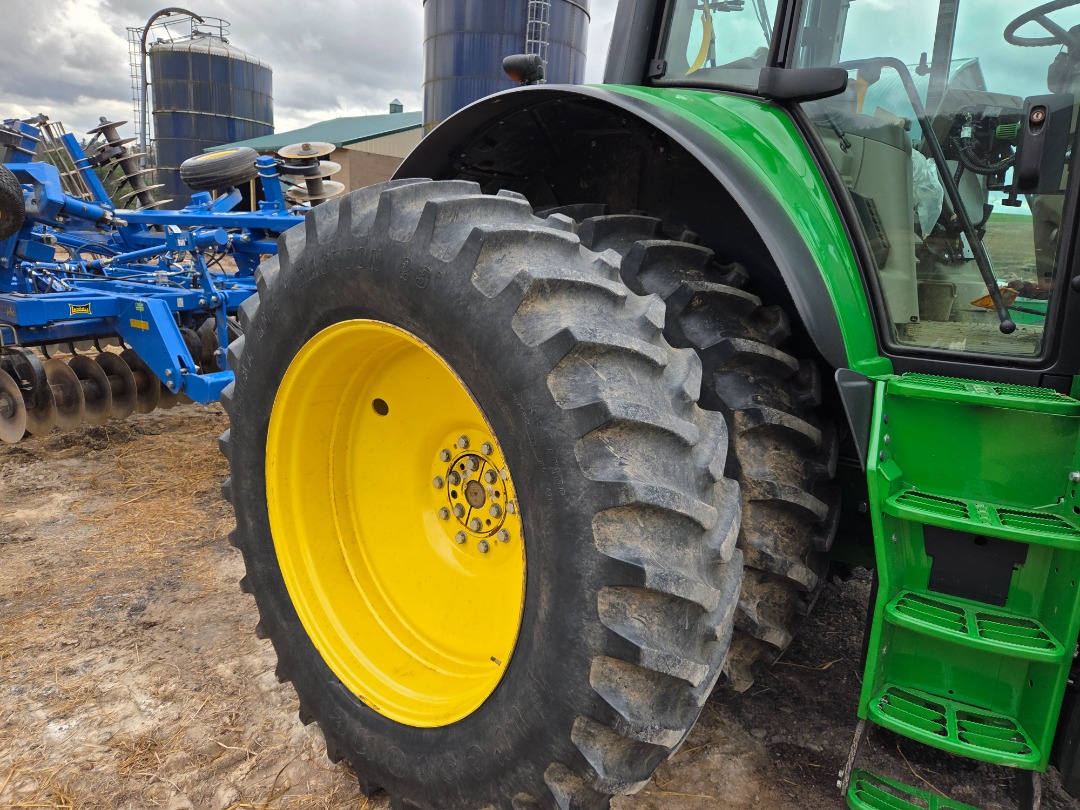 John Deere 6175M