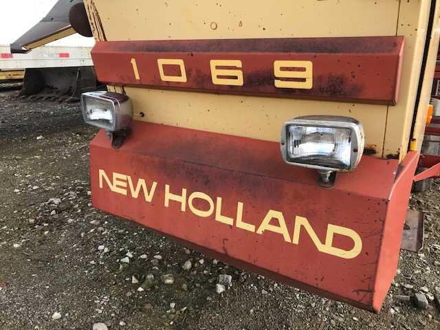 New Holland 1069