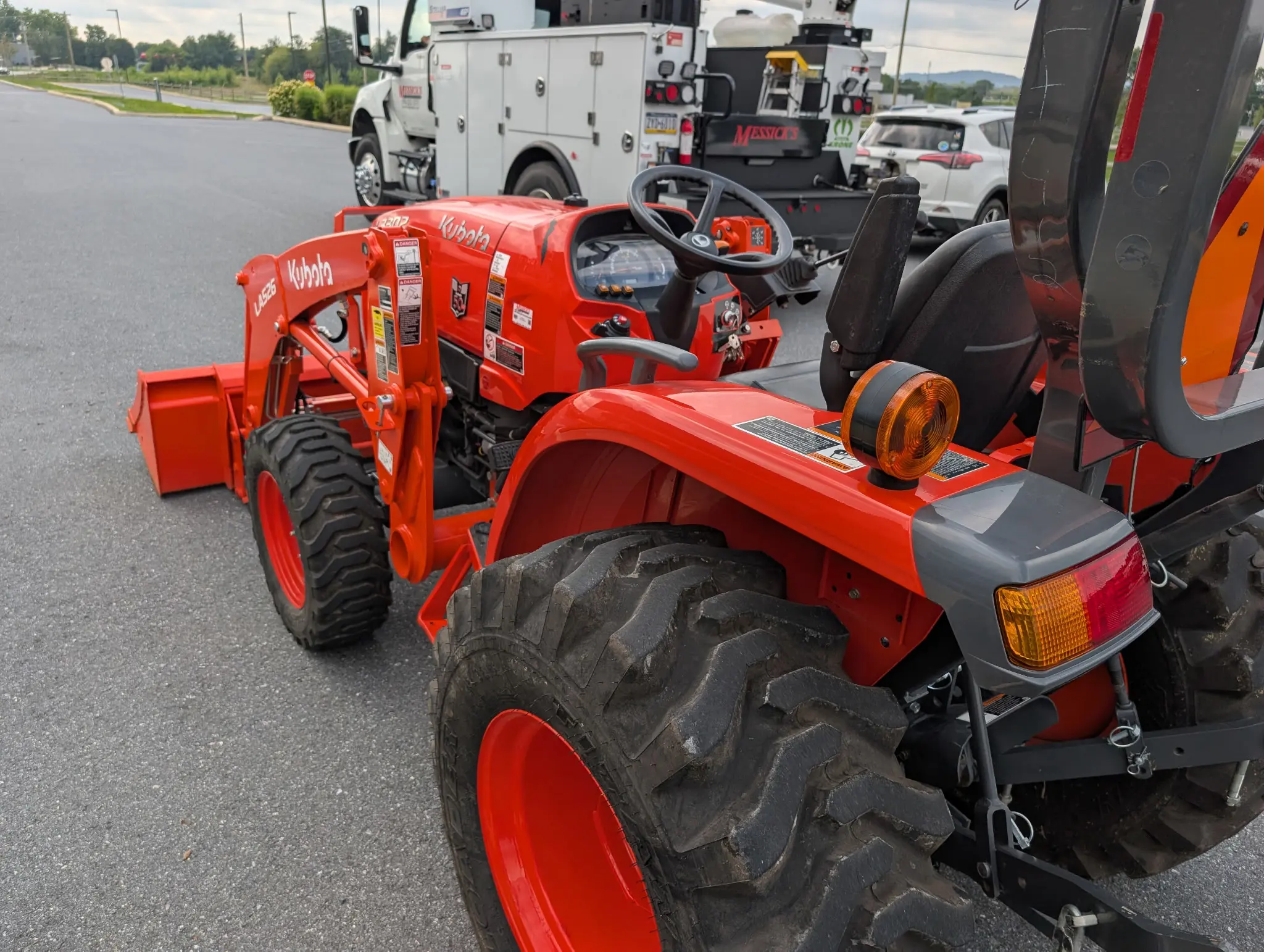 Kubota L3302HST-50