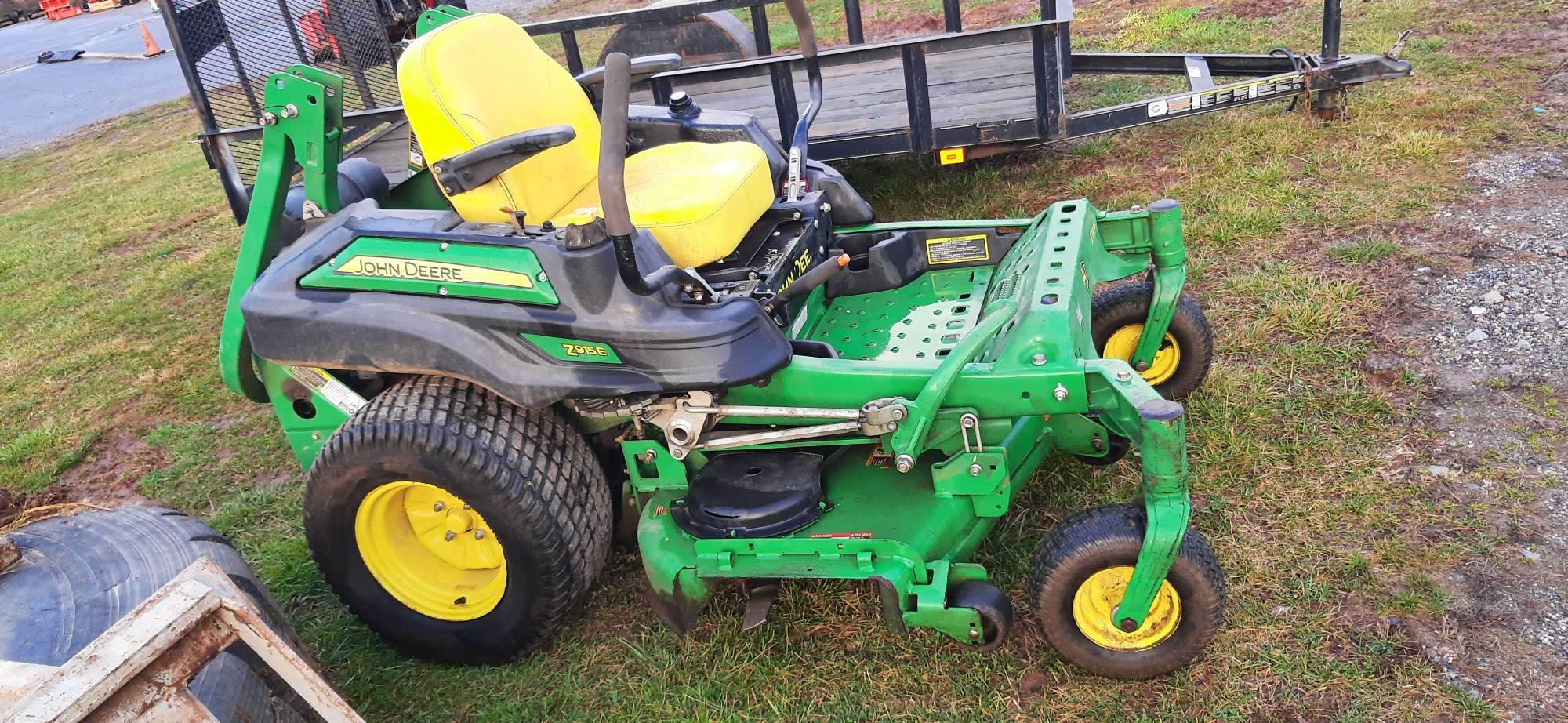 John Deere Z915E