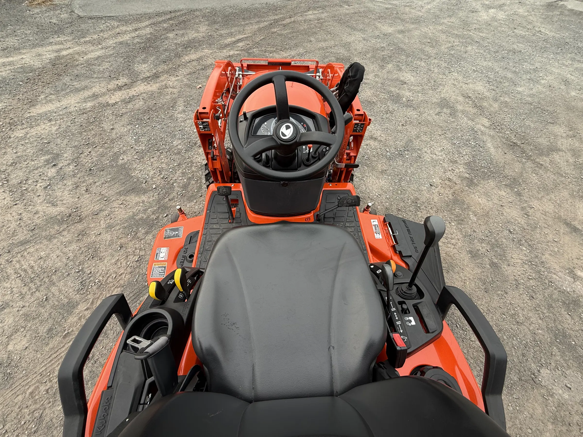 Kubota BX2380R14V60-1