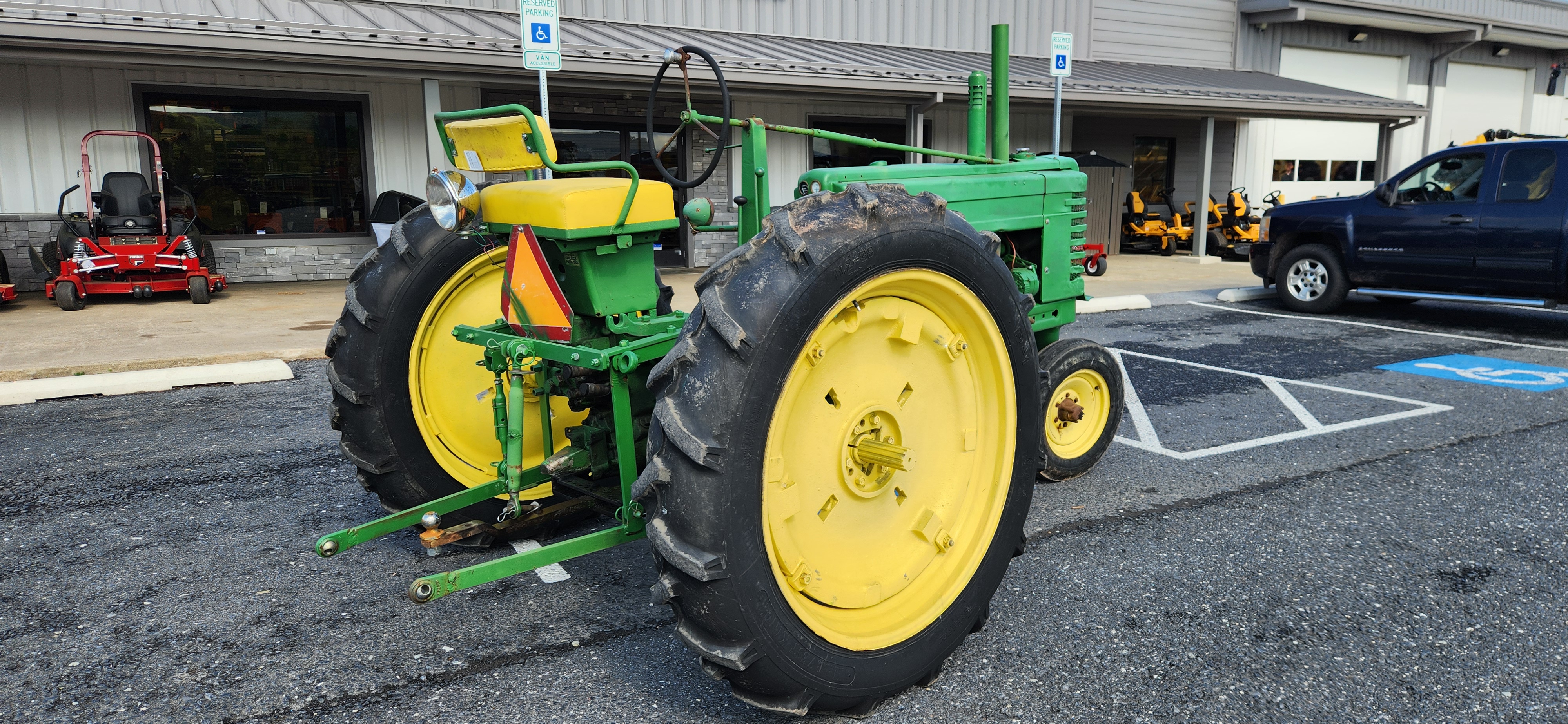 John Deere B