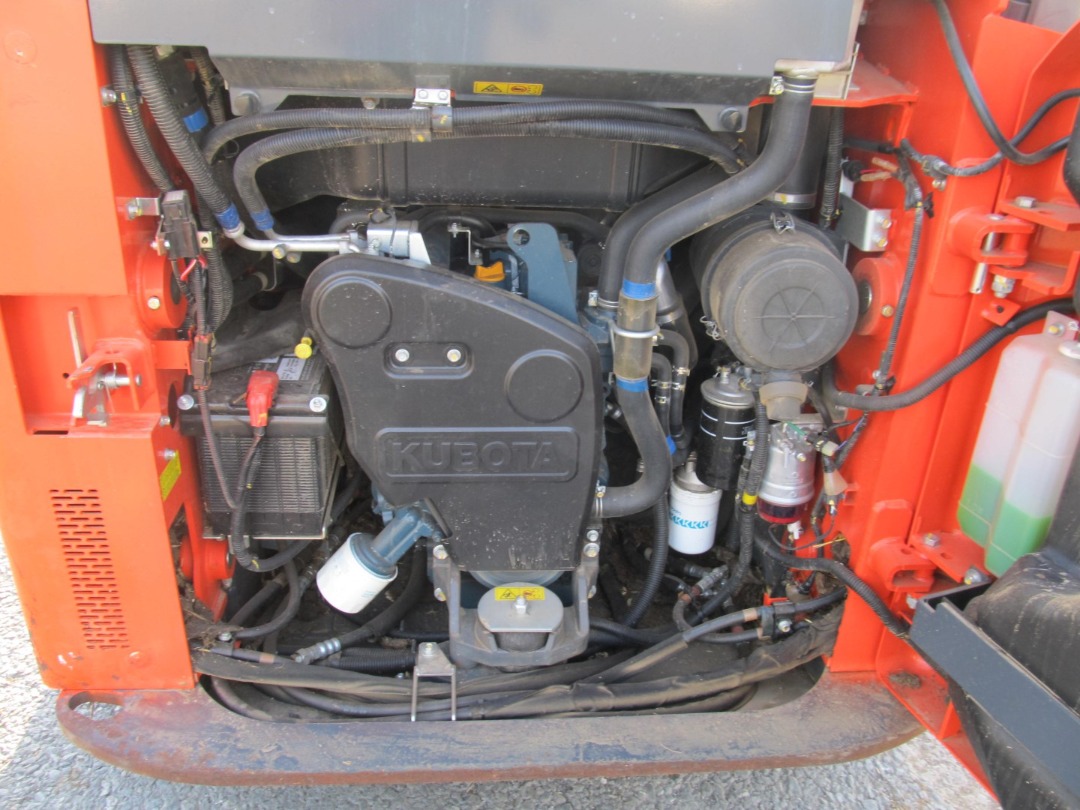 Kubota SSV75HC
