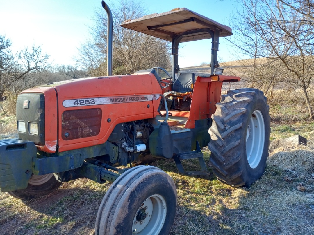 Massey Ferguson 4253