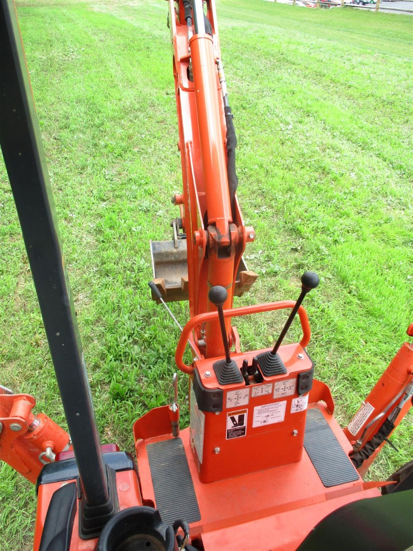 Kubota B26