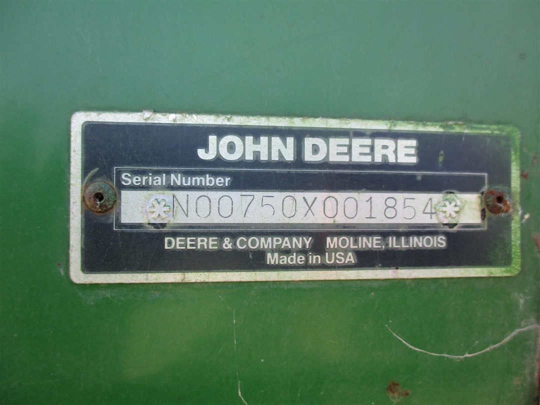 John Deere 750