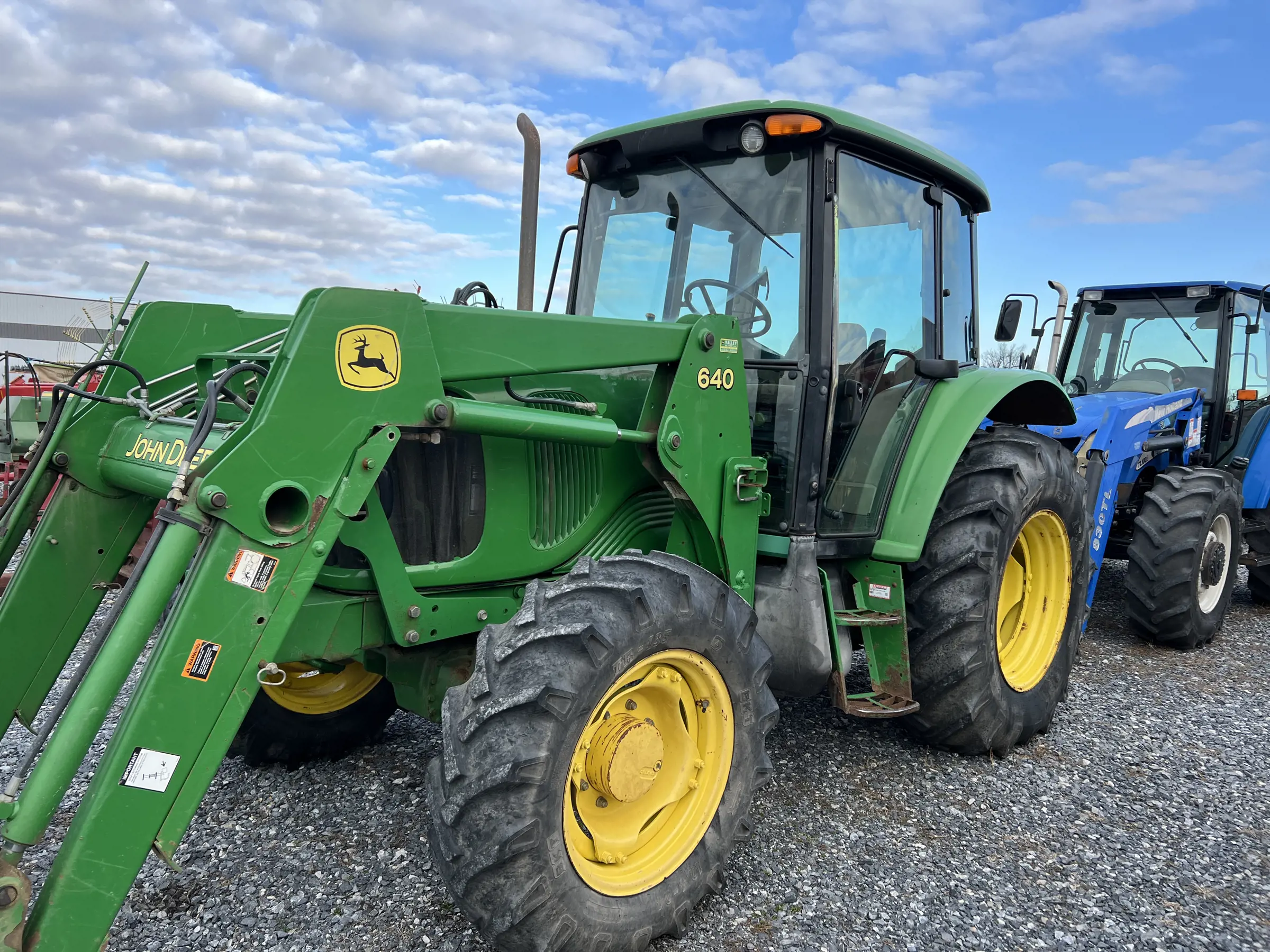 John Deere 6415