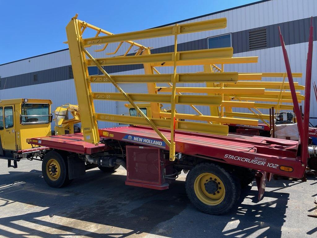 New Holland STACKCRUISER 102