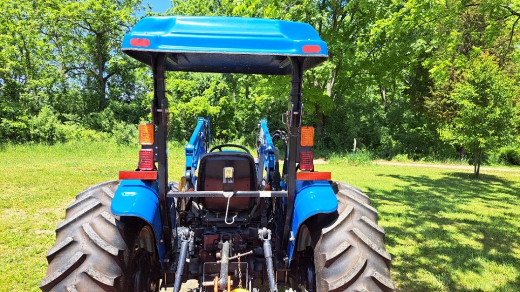 New Holland TT75A