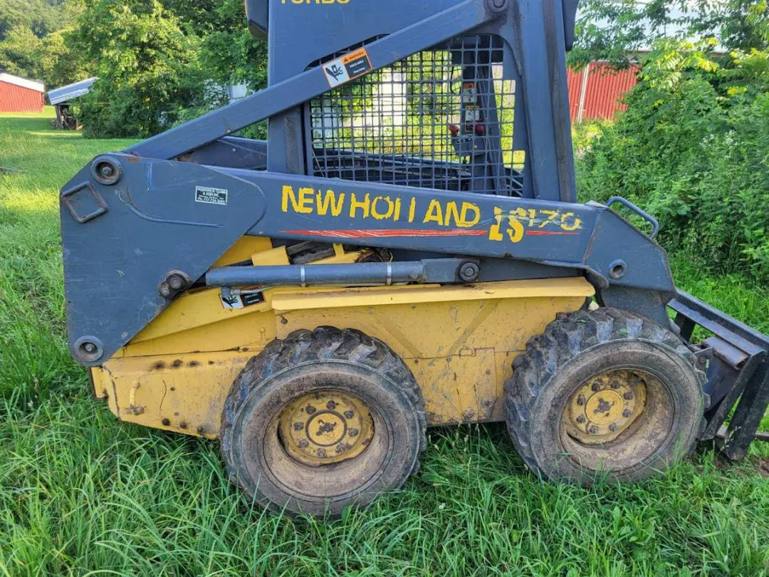 New Holland LS170