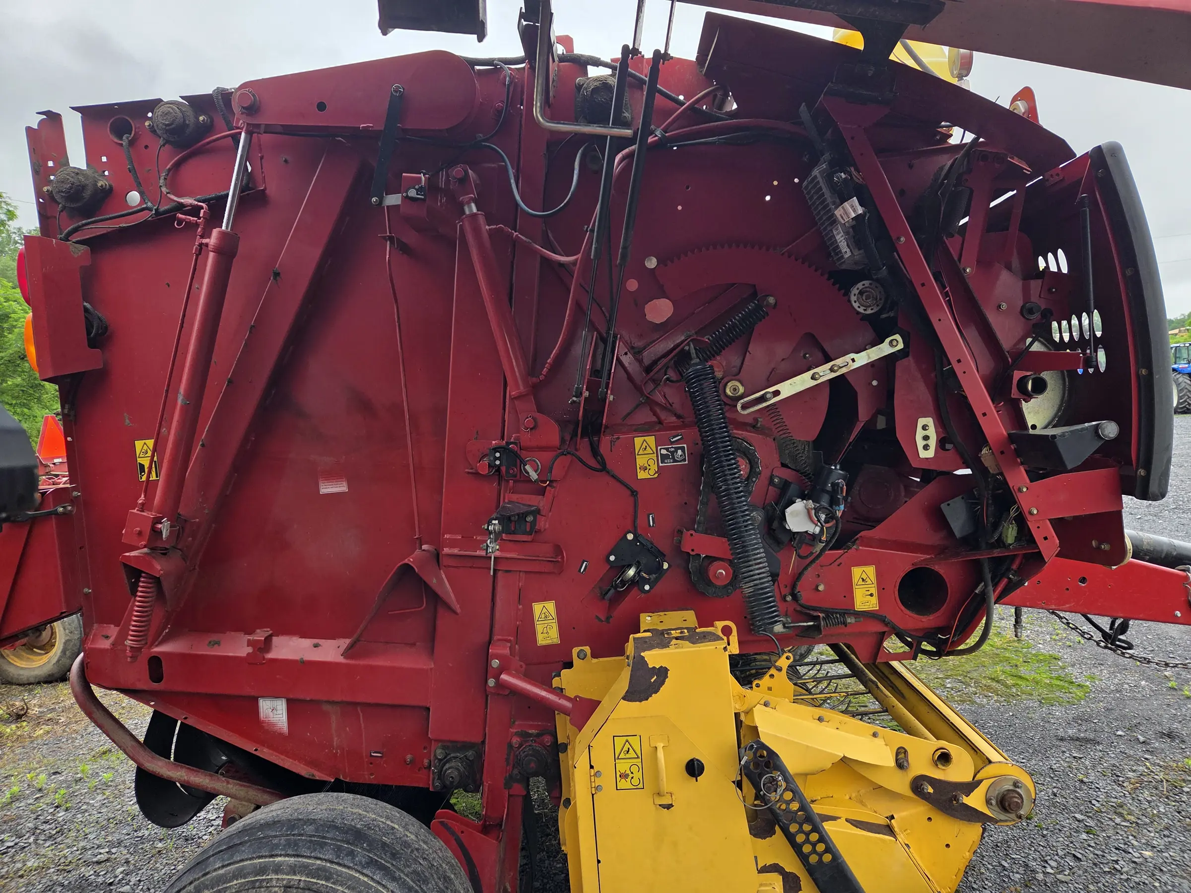 New Holland RB450