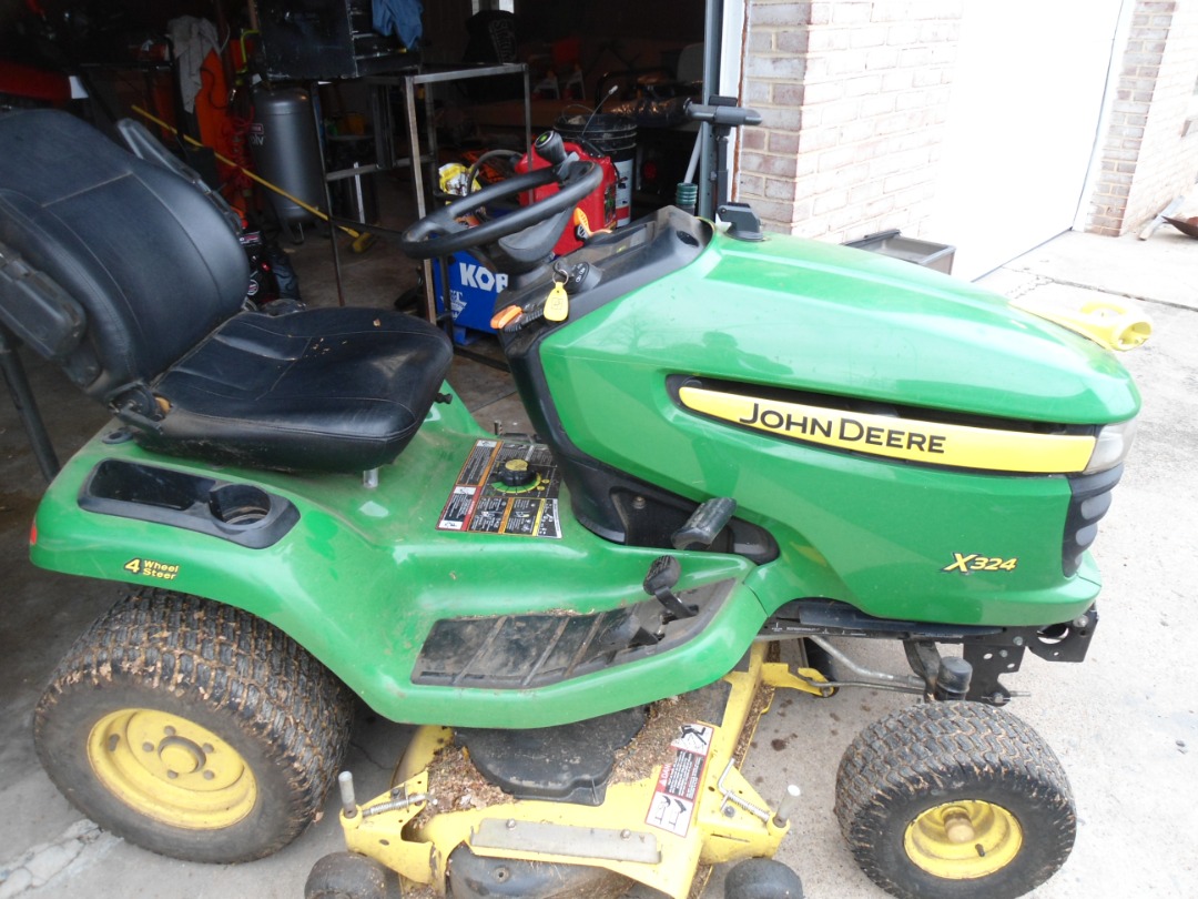 John Deere X324