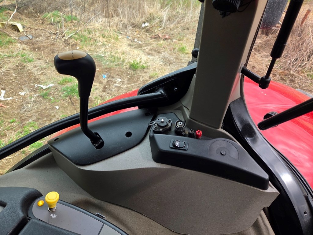 Case-IH MAXXUM 125 Multi-Controller